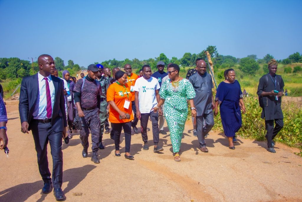 President Tinubu’s SSA, Mrs Abiodun Essiet, Visits Collapsed Bridge Sites in Plateau, Promises Swift Federal Intervention